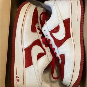 Women’s Nike Air Force 1 (roses)